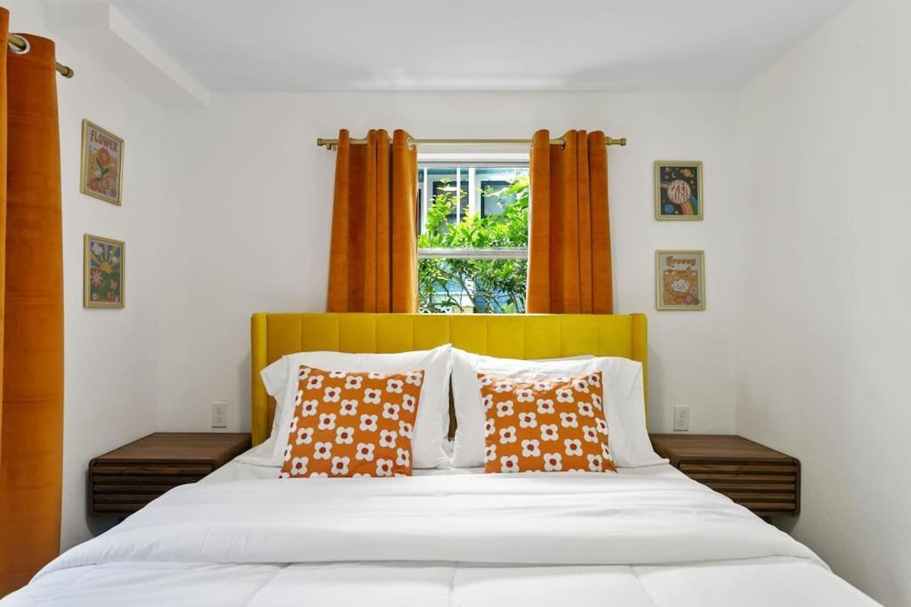 That 70'S Themed Apt Close To Coffee, Food + Shops تامبا المظهر الخارجي الصورة